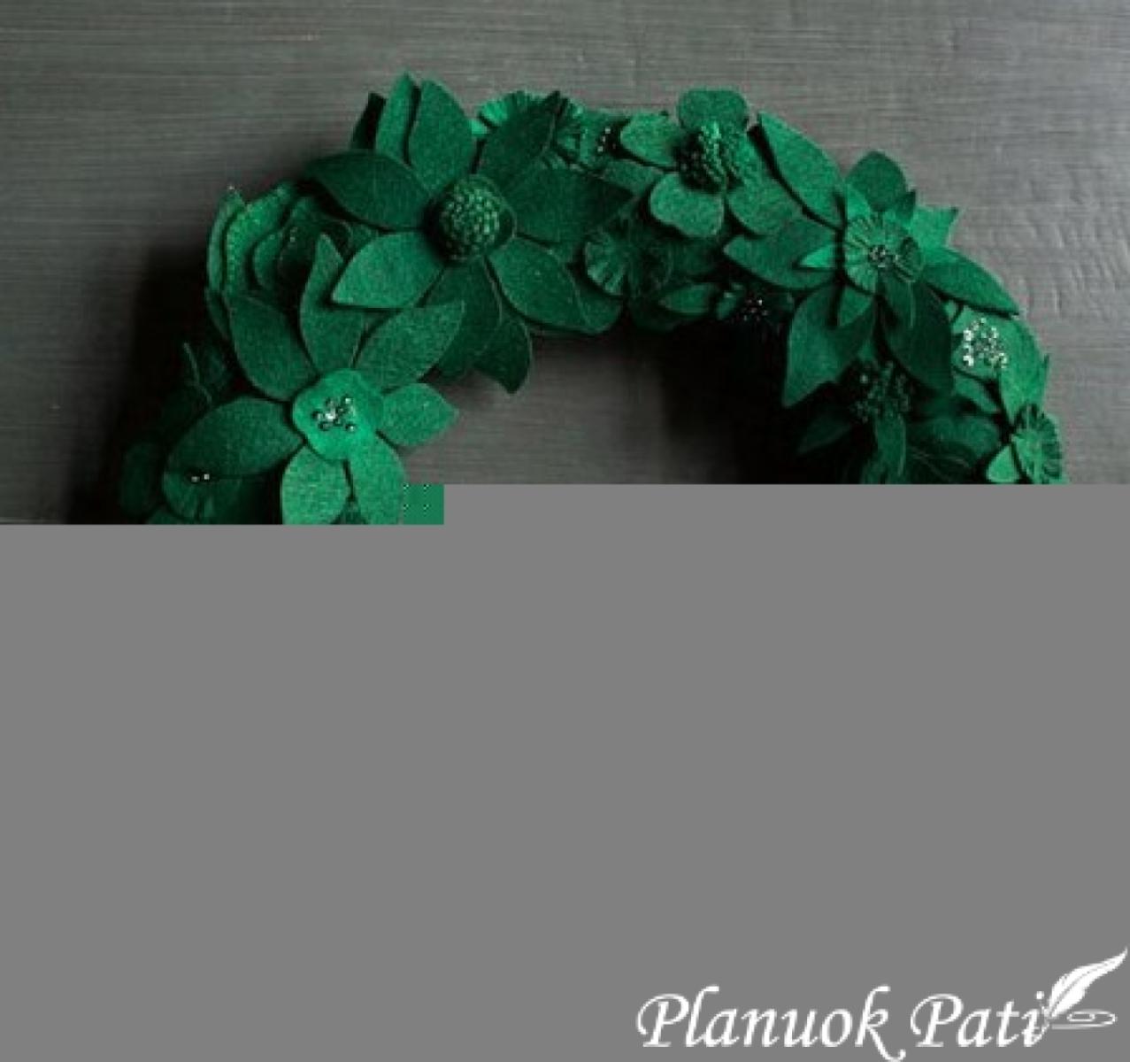 Kalėdinis vainikas iš veltinio