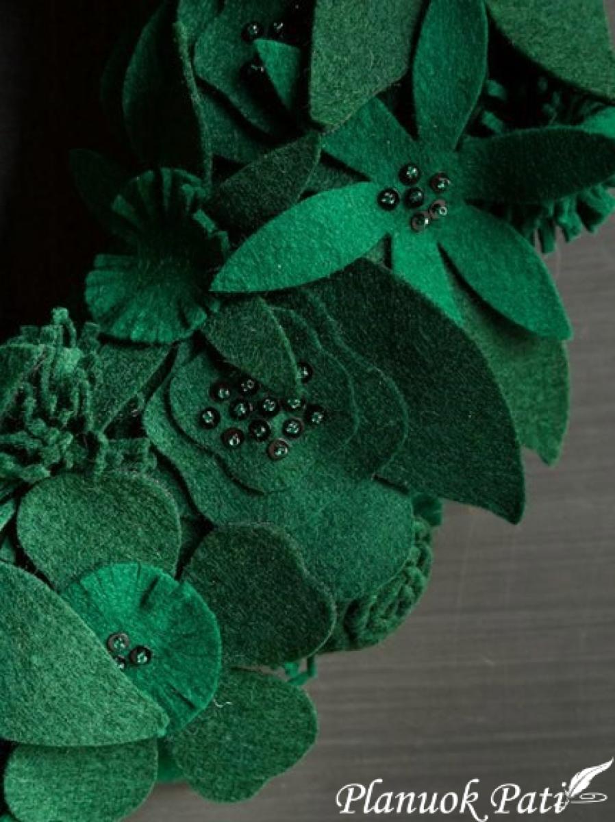 Kalėdinis vainikas iš veltinio