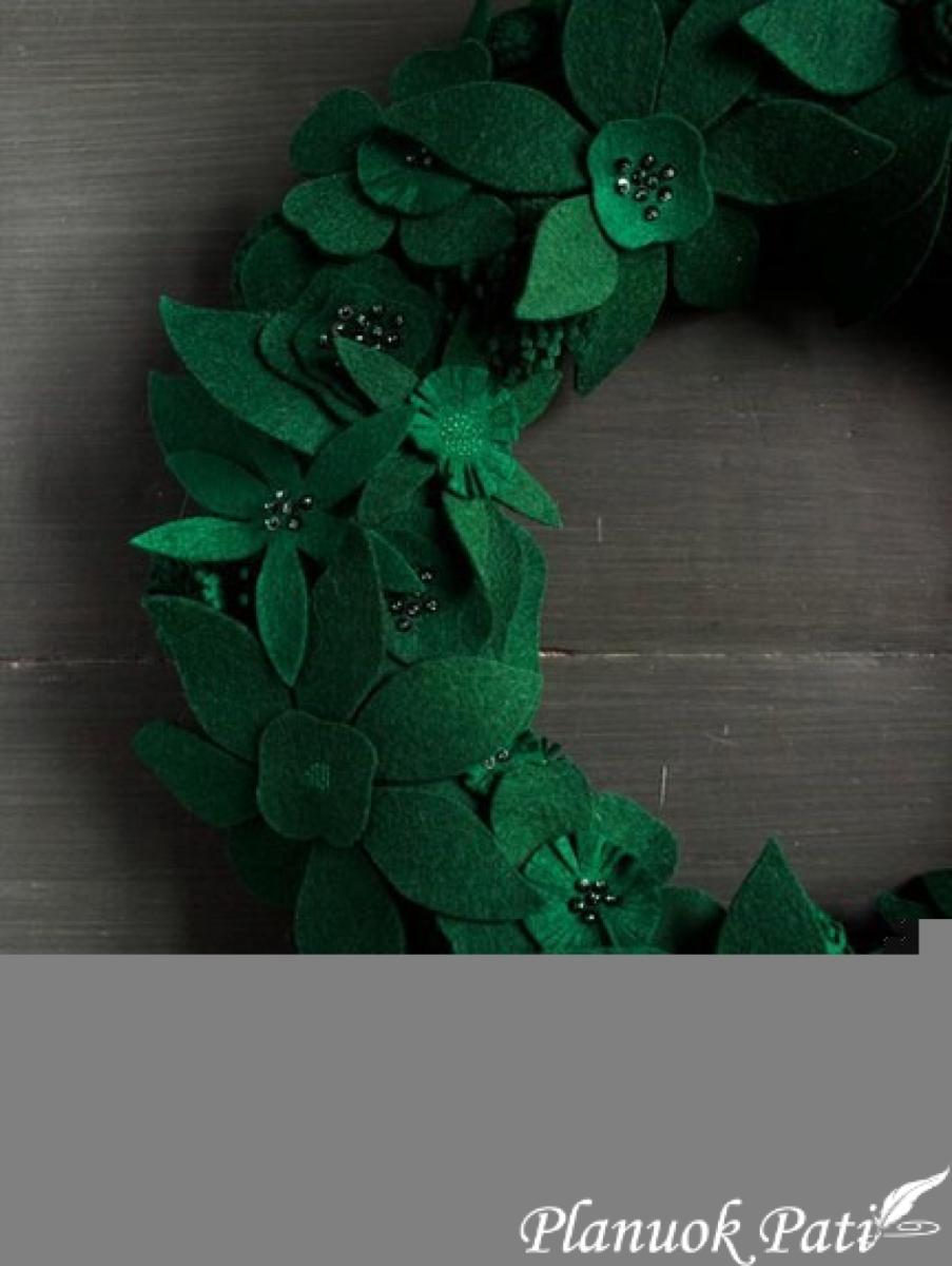 Kalėdinis vainikas iš veltinio