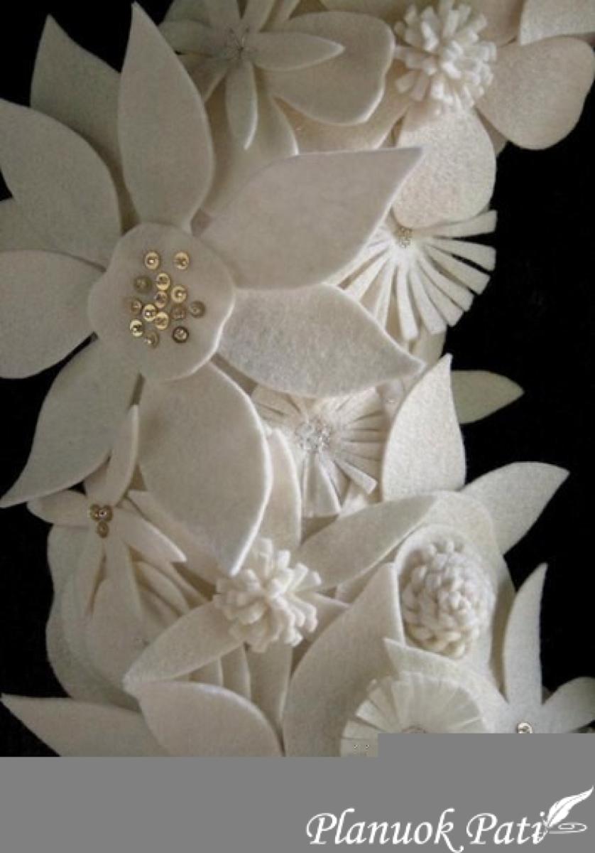 Kalėdinis vainikas iš veltinio