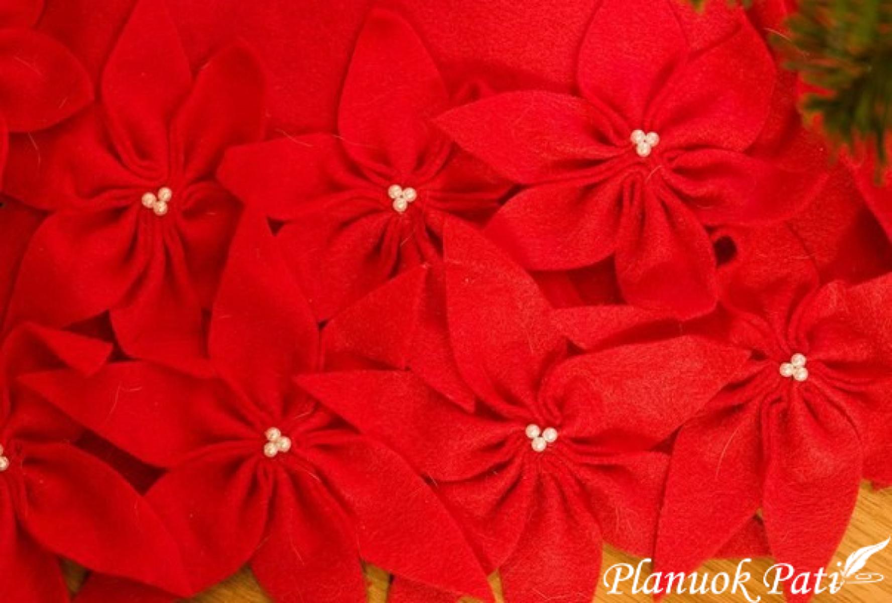 Kalėdinis sijonas eglutei