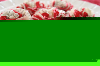 Popierinė gėlė glamžymo metodu