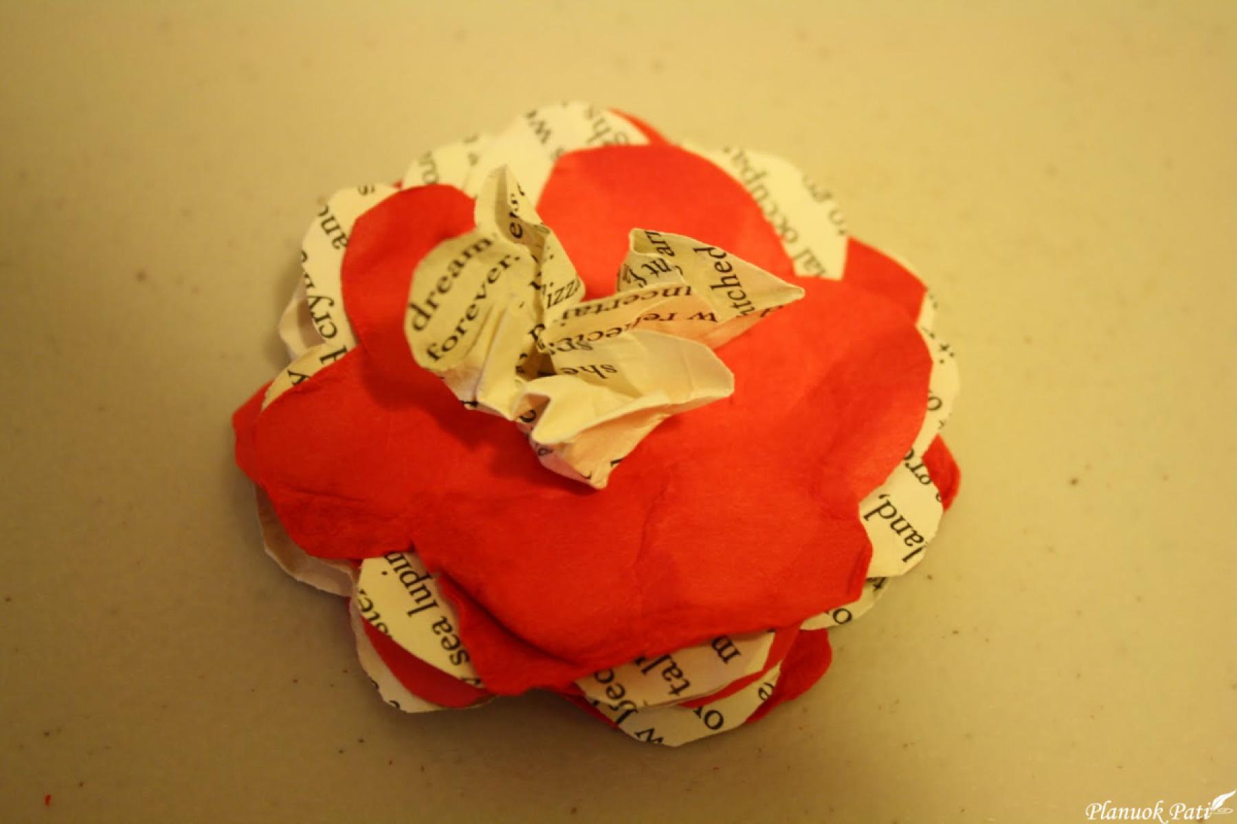 Popierinė gėlė glamžymo metodu