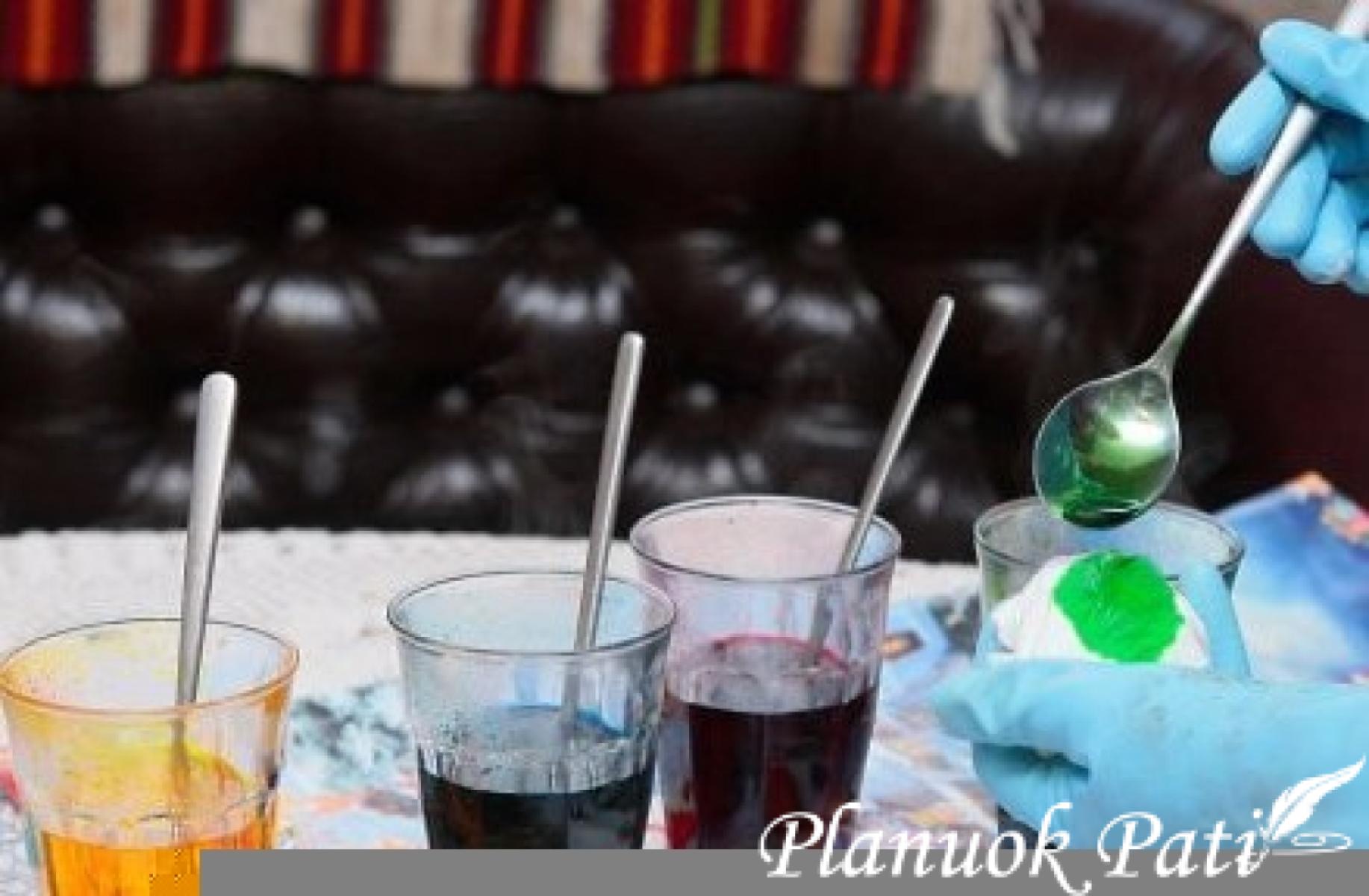 Velykinių kiaušinių marginimas