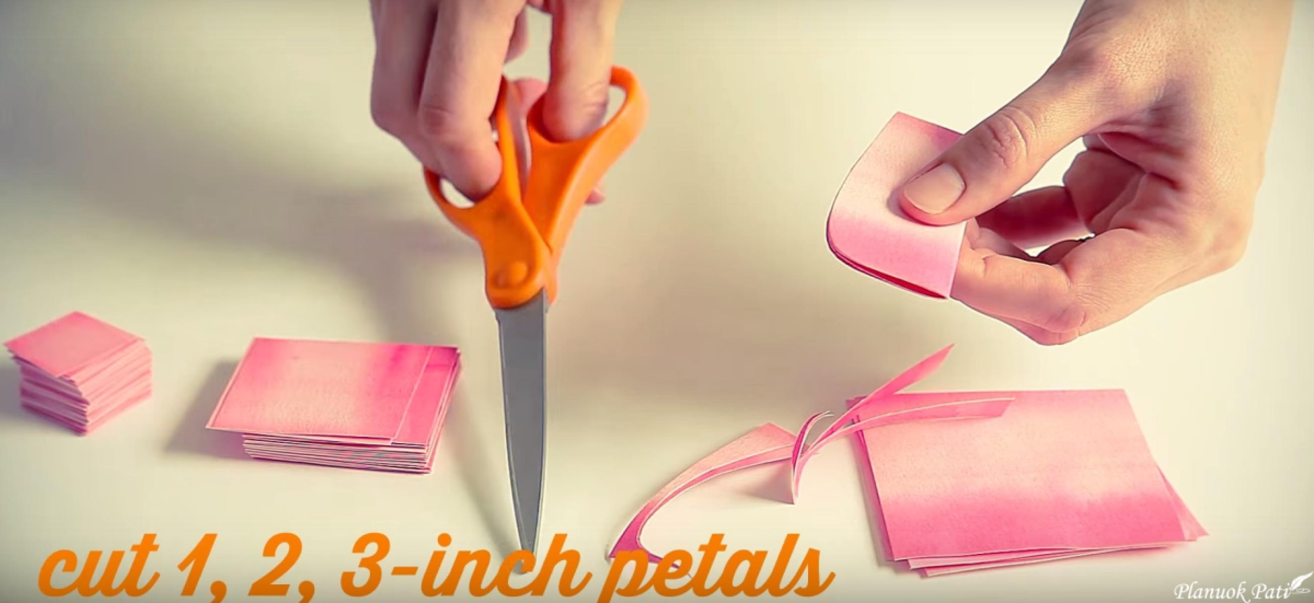 Popierinės gėlės žvakidei