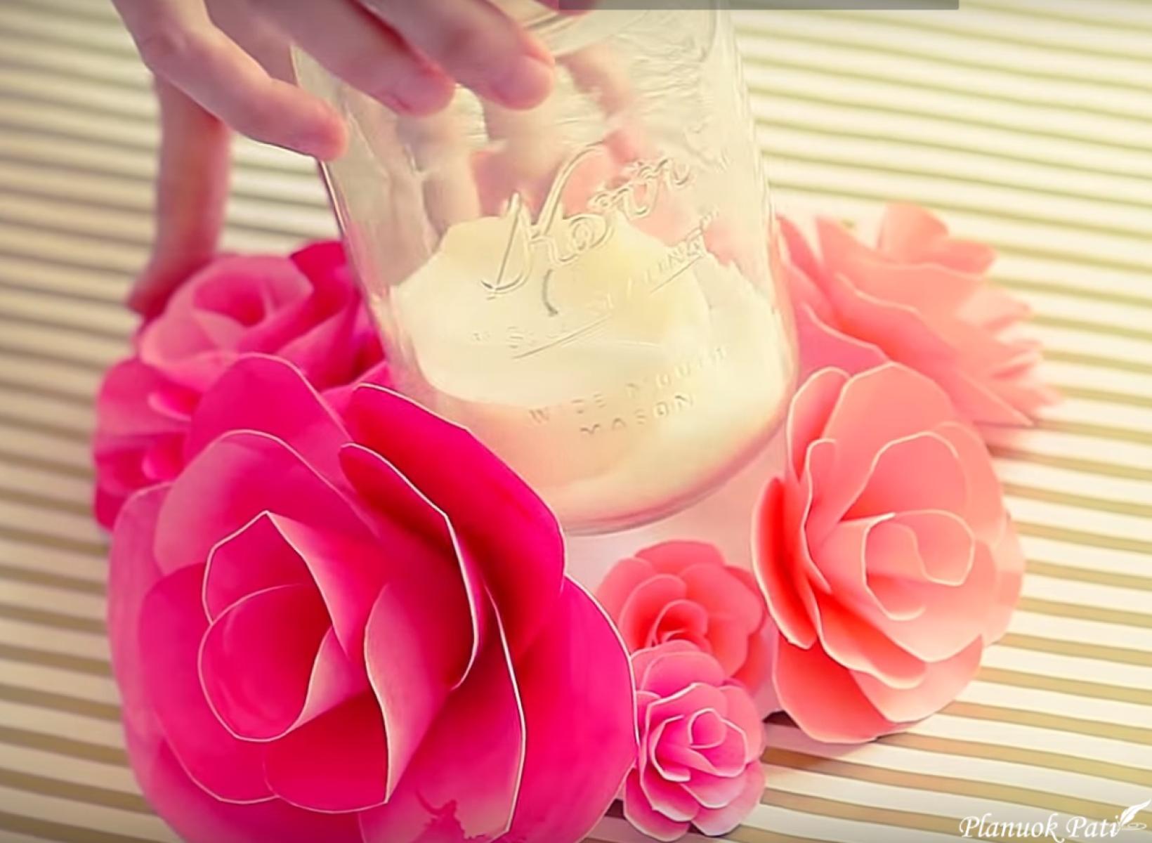 Popierinės gėlės žvakidei