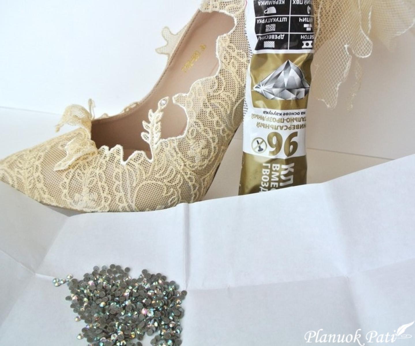 Vestuvinių batelių dekoras