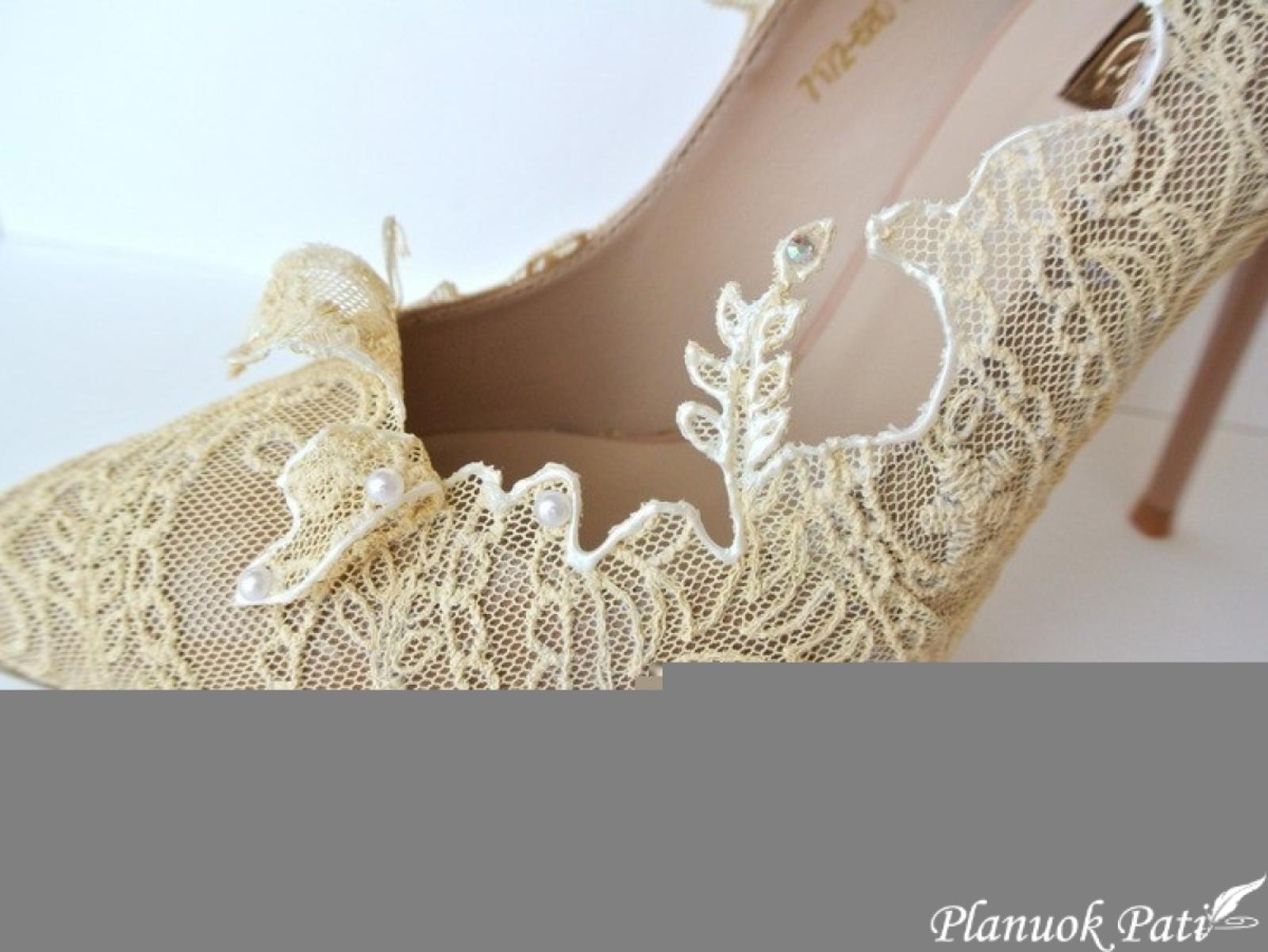 Vestuvinių batelių dekoras