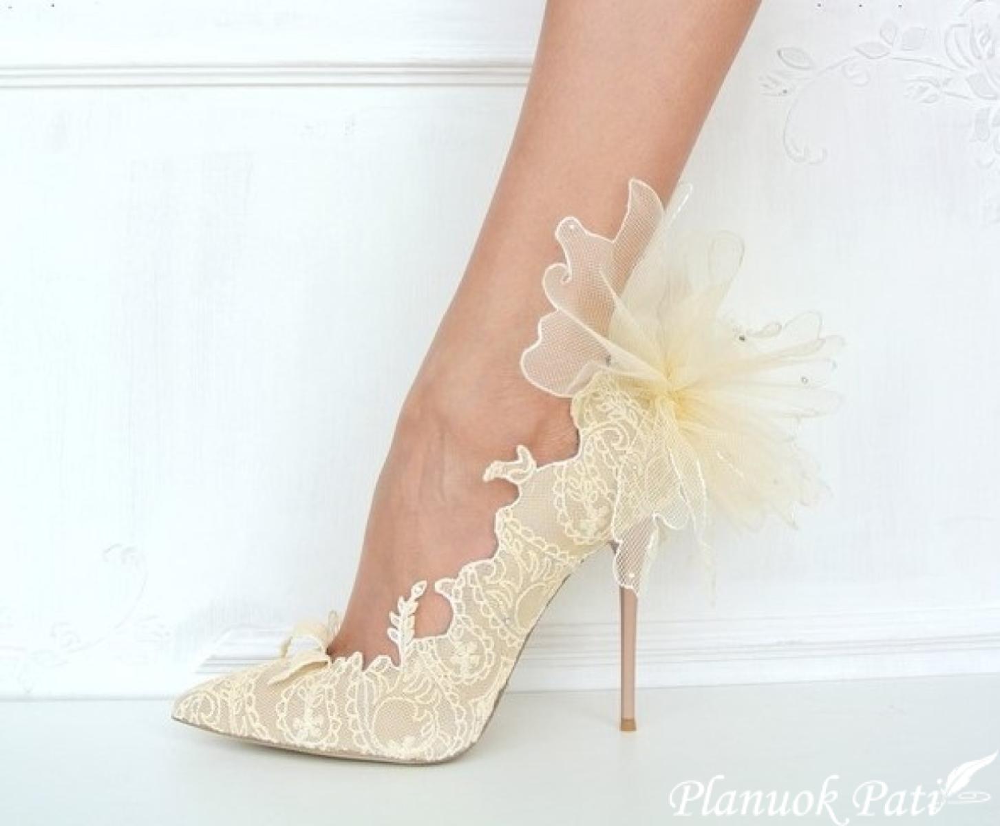 Vestuvinių batelių dekoras