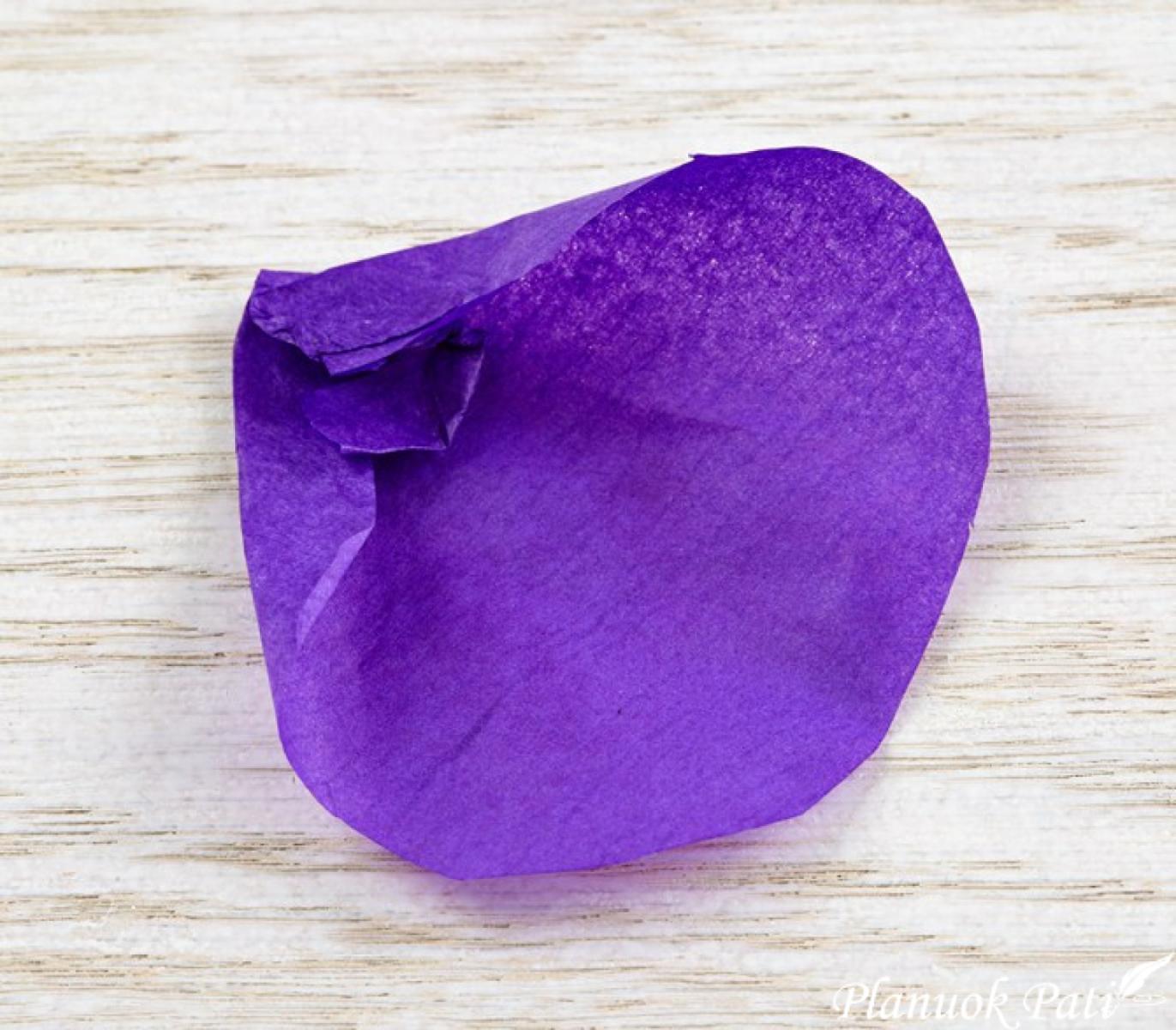 Dekoracija iš popierinių servetėlių - žiedlapiai