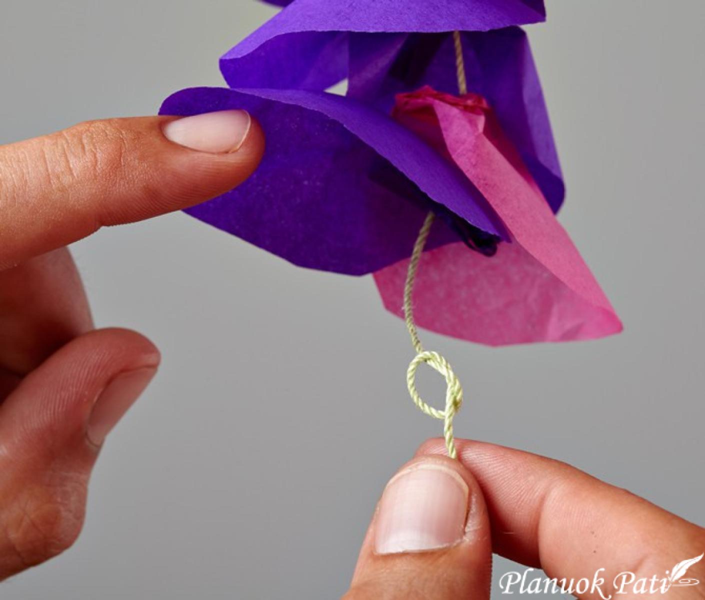 Dekoracija iš popierinių servetėlių - žiedlapiai