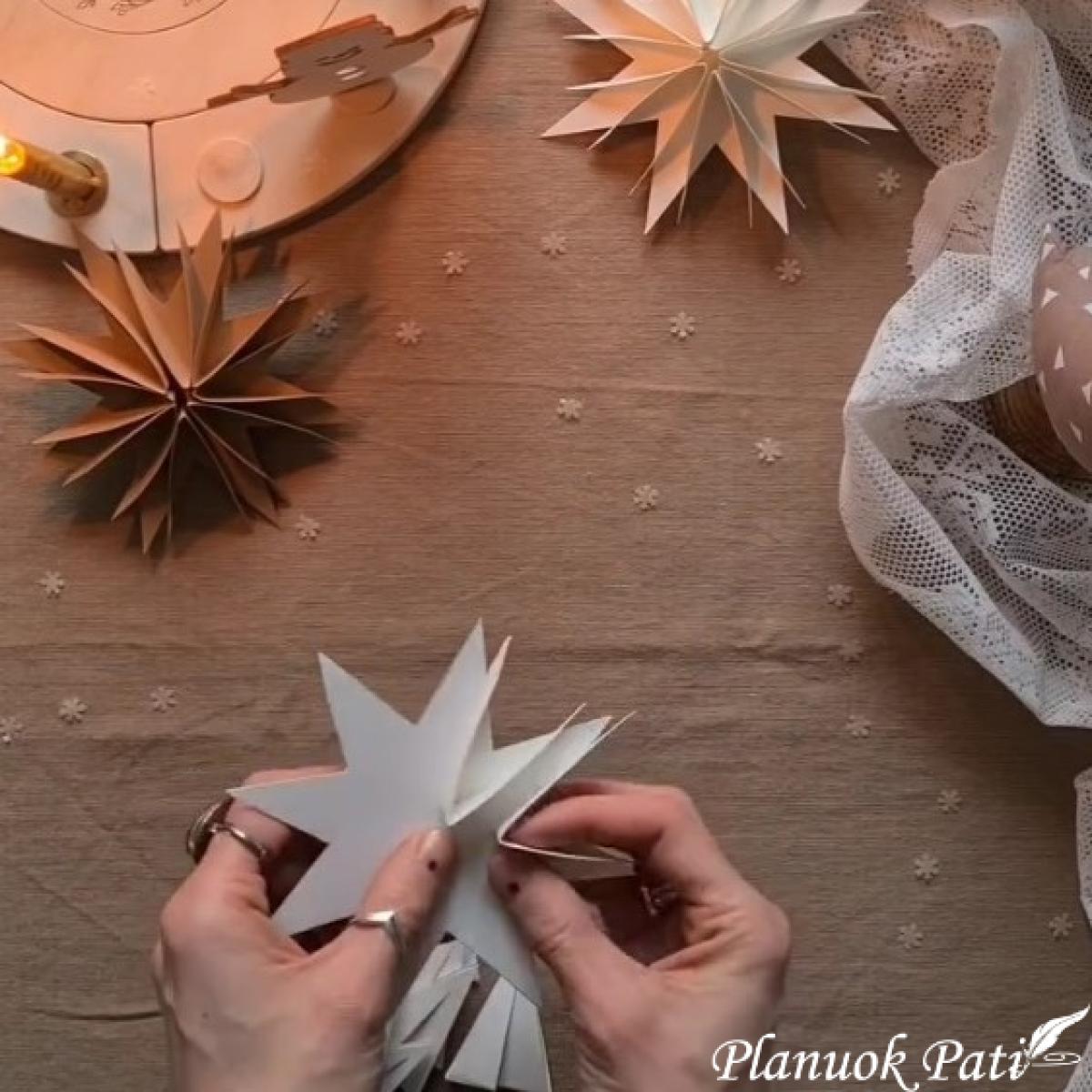 Kalėdinės žvaigždės iš popieriaus