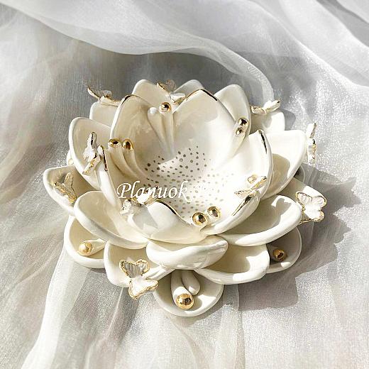 Šeimos židinys - Lelija su drugeliais