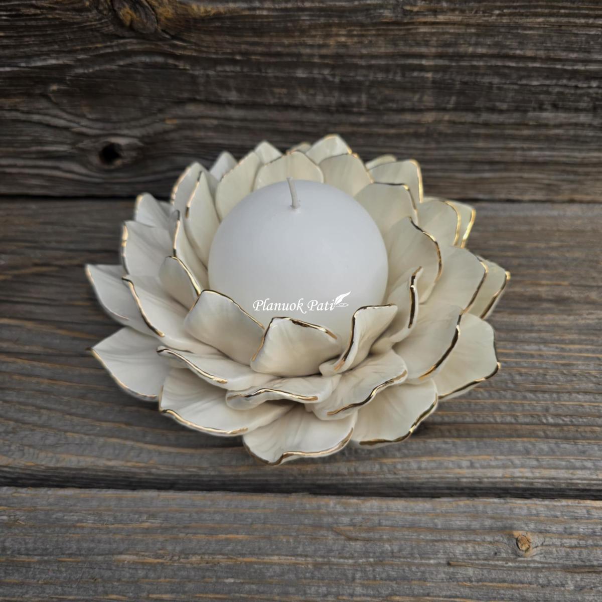 Šeimos židinys - Paauksuota lelija