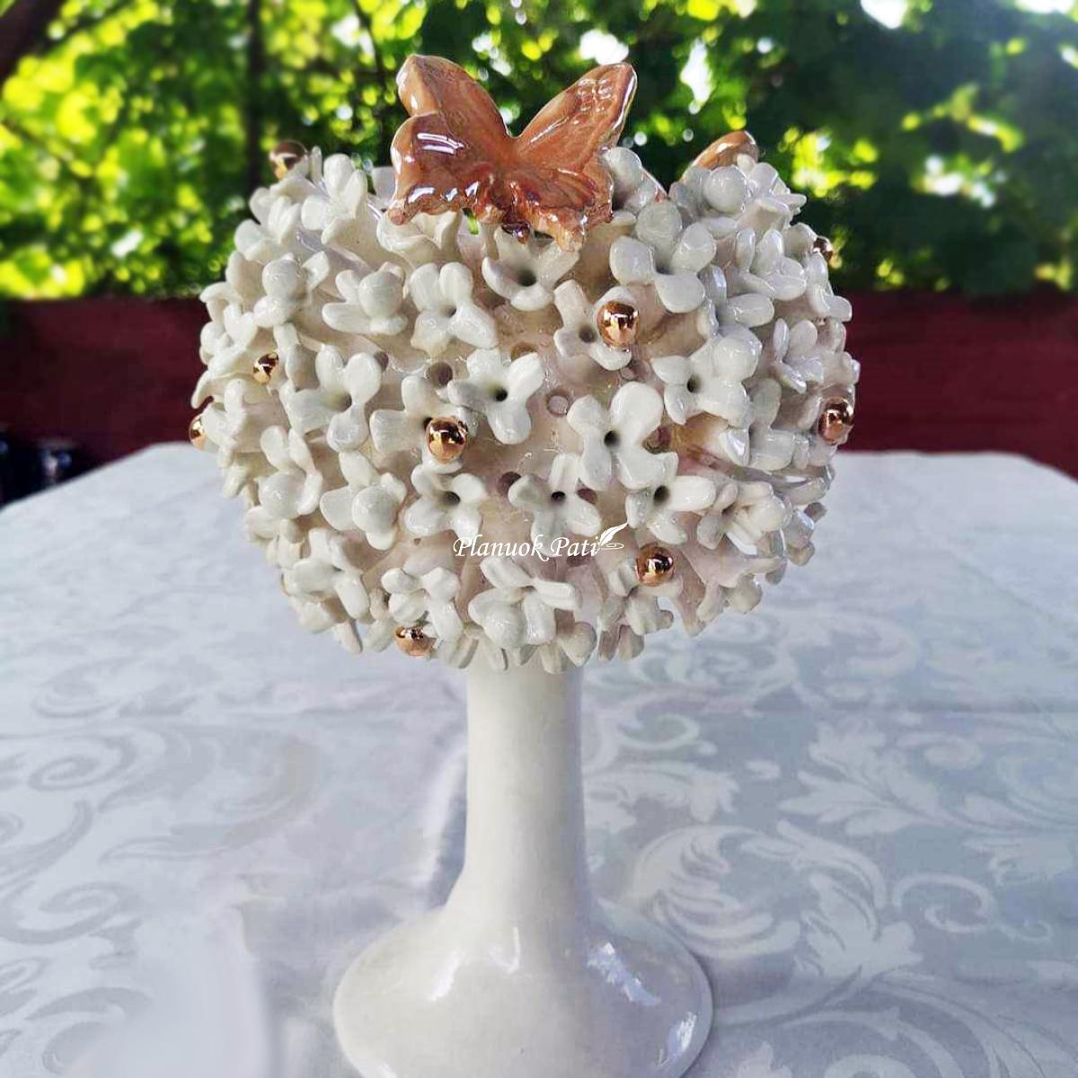 Šeimos židinys - Pienė su drugeliais