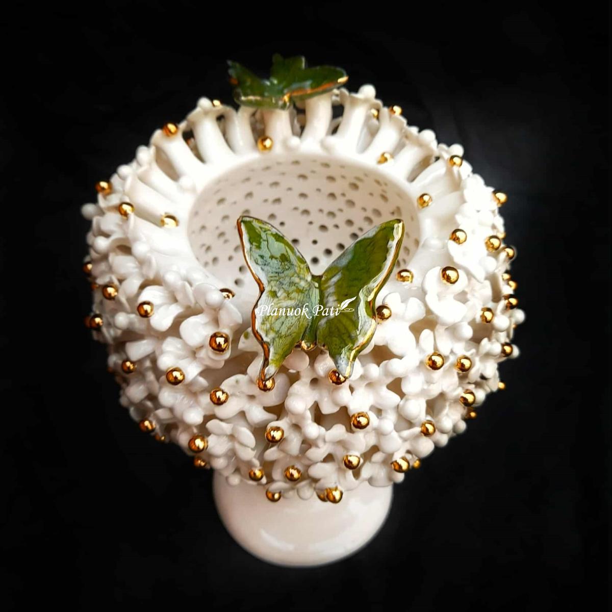 Šeimos židinys - Pienė su drugeliais