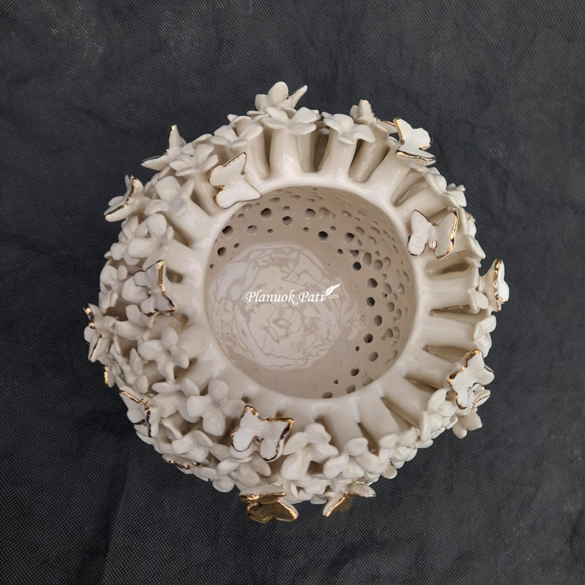 Šeimos židinys - Pienė su drugeliais