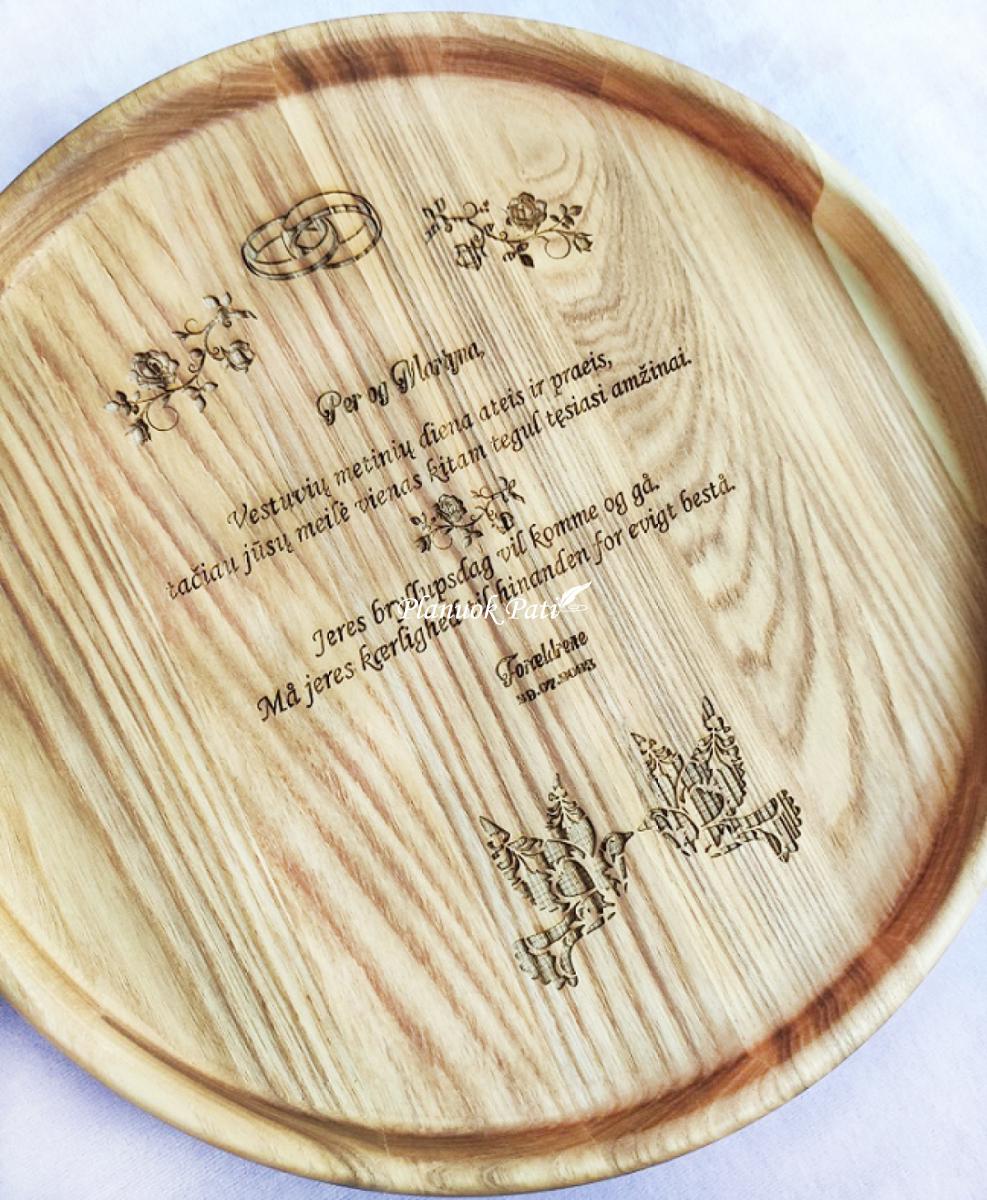 Komplektas graviruotas padėklas ir druskos indelis jaunųjų sutikimui