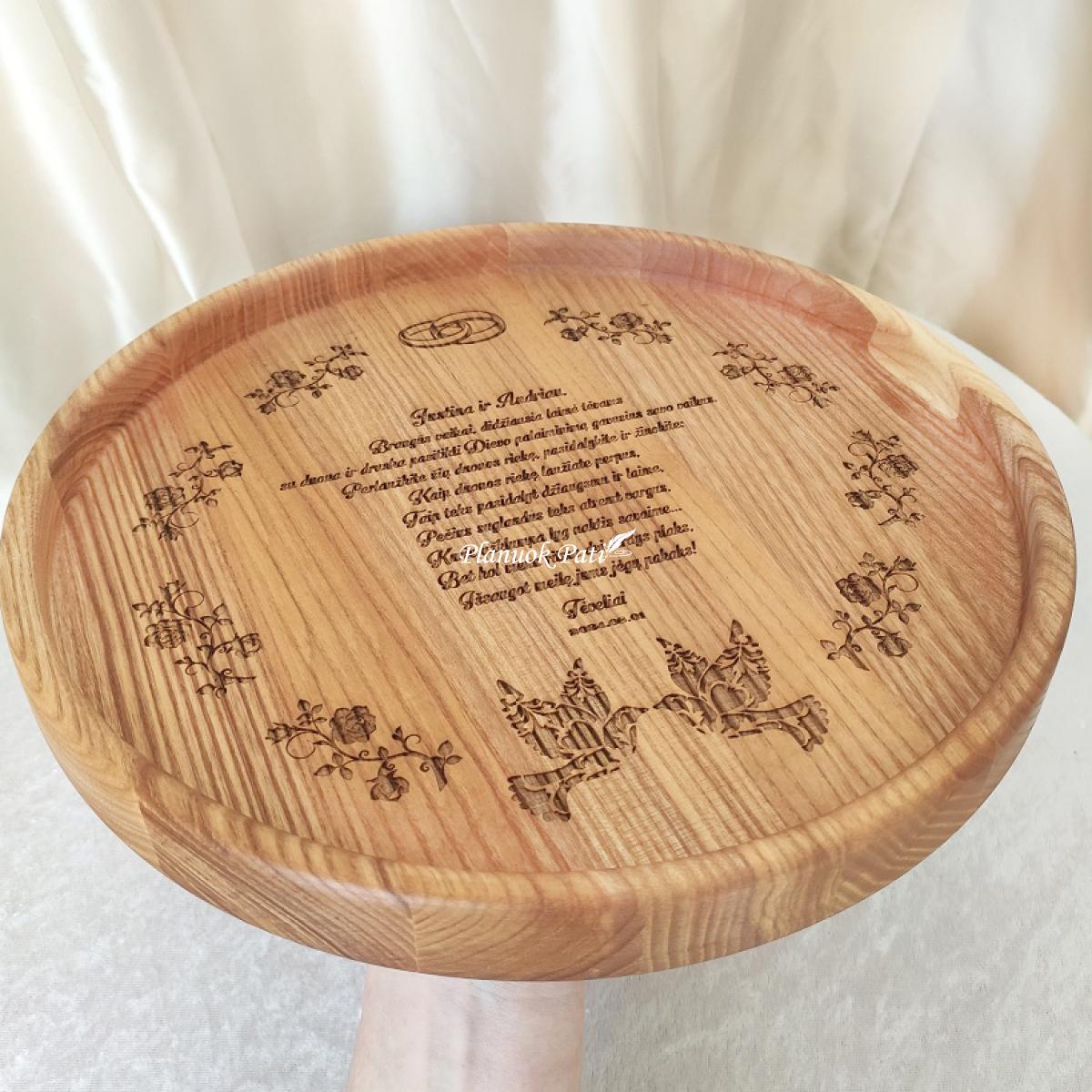 Komplektas graviruotas padėklas ir druskos indelis jaunųjų sutikimui