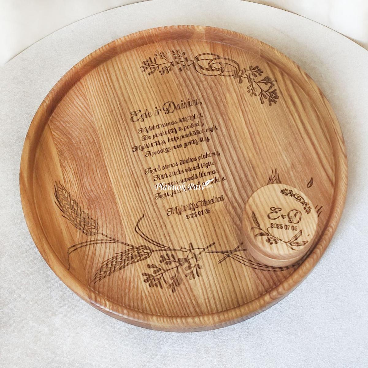 Komplektas graviruotas padėklas ir druskos indelis jaunųjų sutikimui
