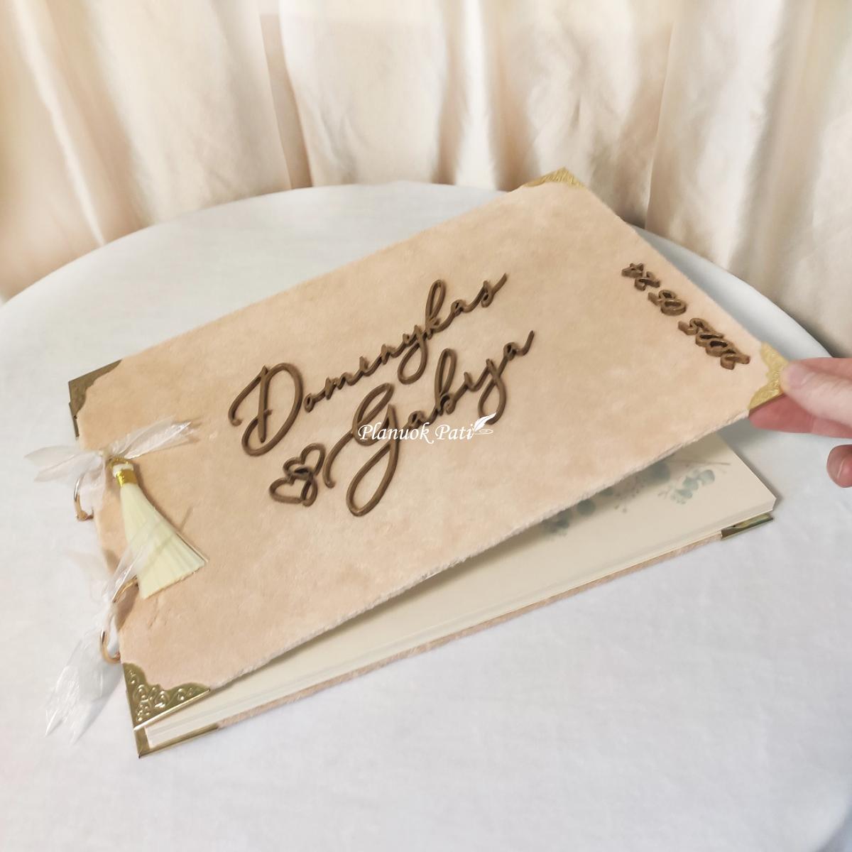 Vestuvių palinkėjimų knyga Vienu ritmu