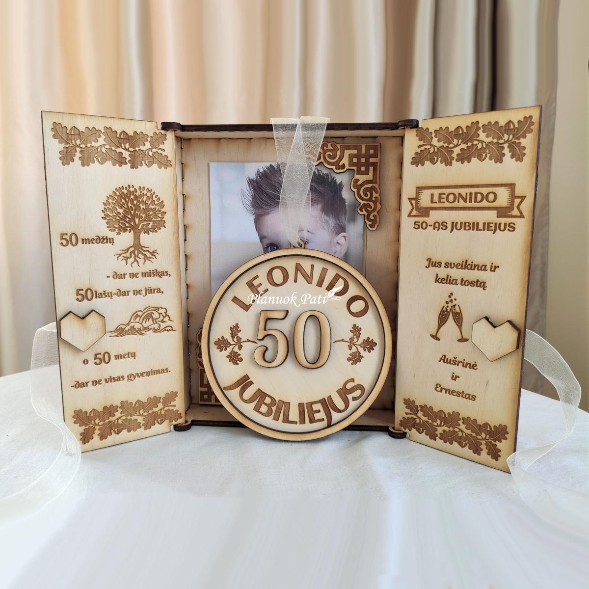 Atverčiami rėmeliai jubiliejui