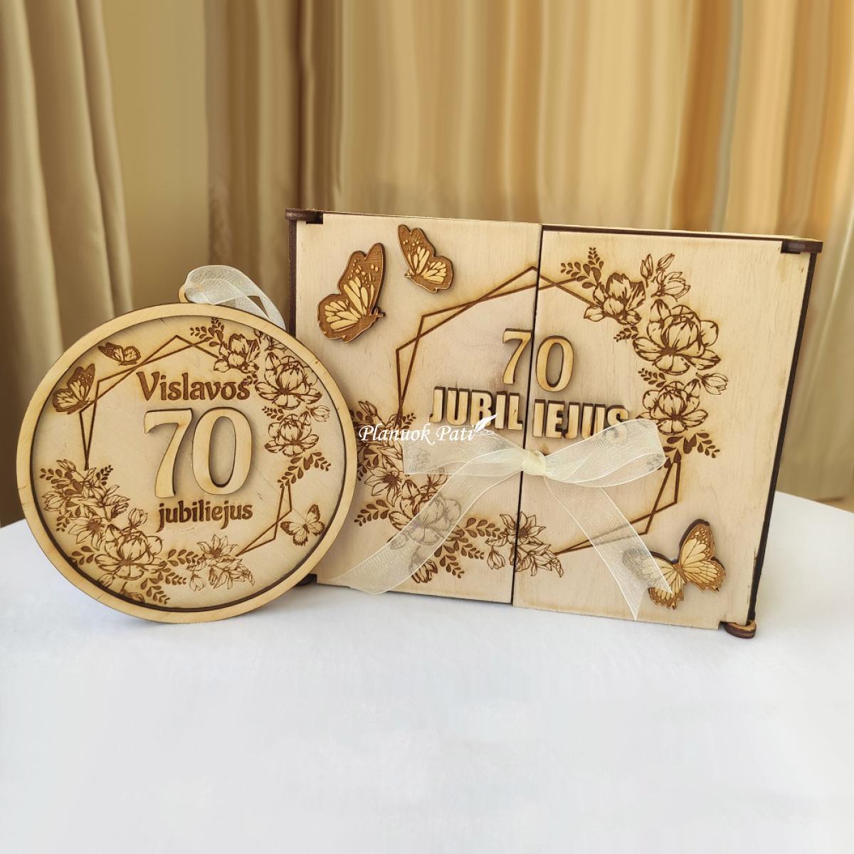 Atverčiami rėmeliai jubiliejui