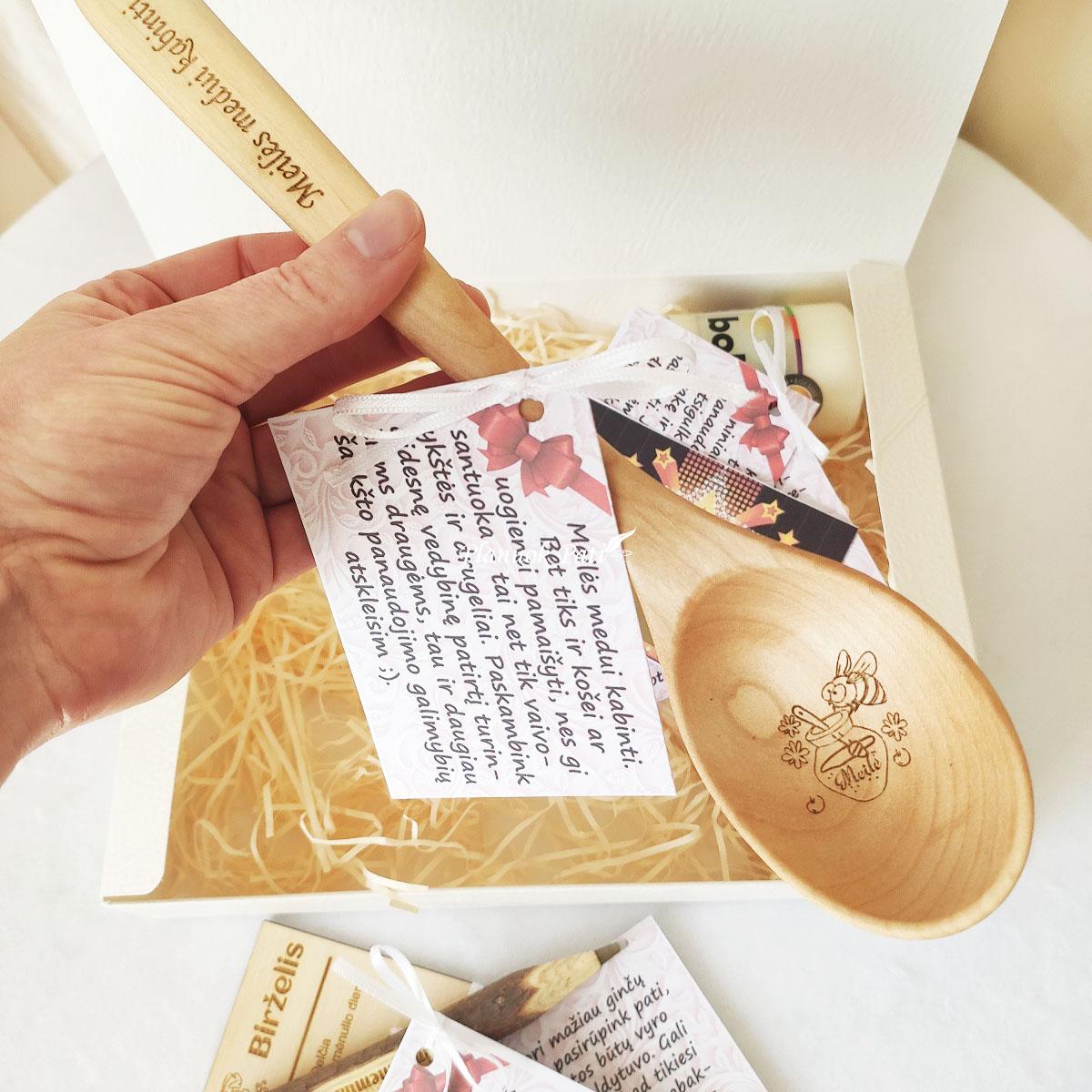 Mergvakario rinkinukas nuotakai