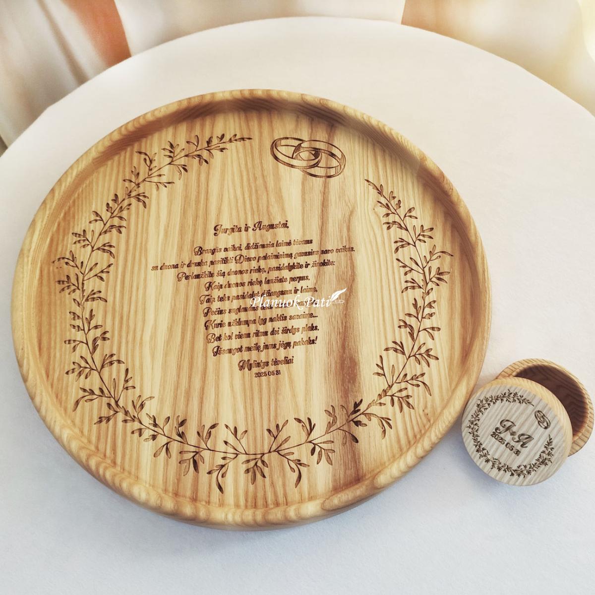 Komplektas graviruotas padėklas ir druskos indelis jaunųjų sutikimui