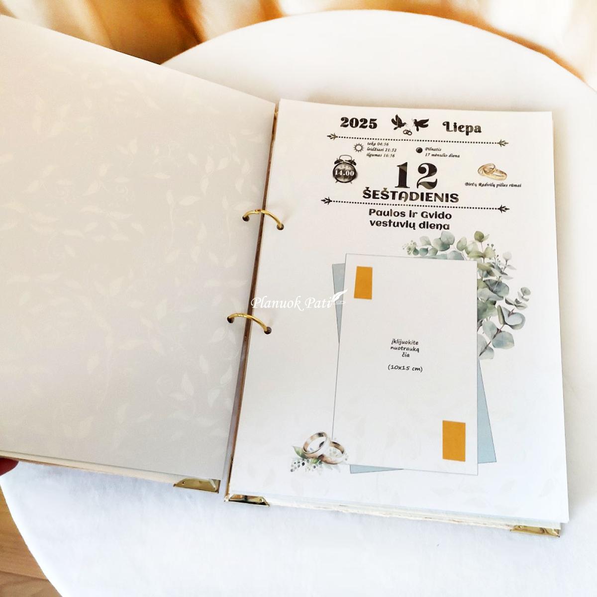 Prabangus segtuvas santuokos dokumentui