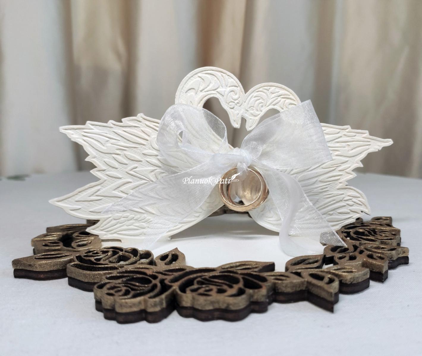 Lėkštutė žiedams - gulbės