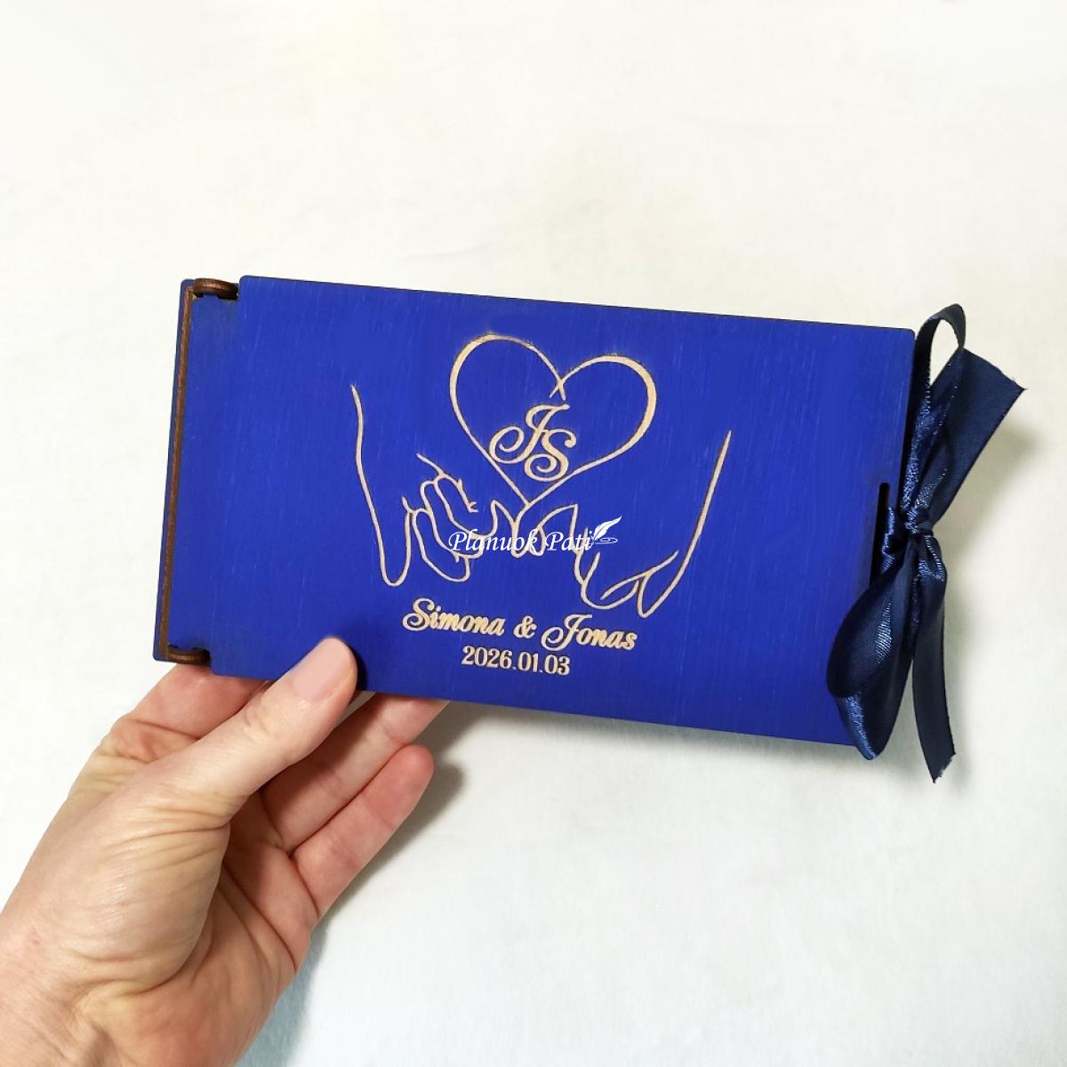 Medinis vokelis pinigams įteikti