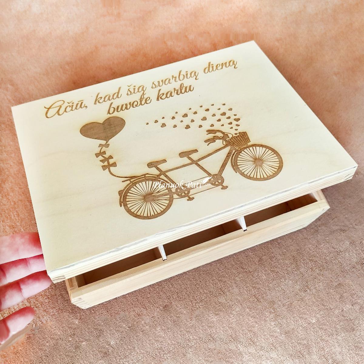 Medinė arbatos dėžutė - dovana liudininkams (6 skyrių)