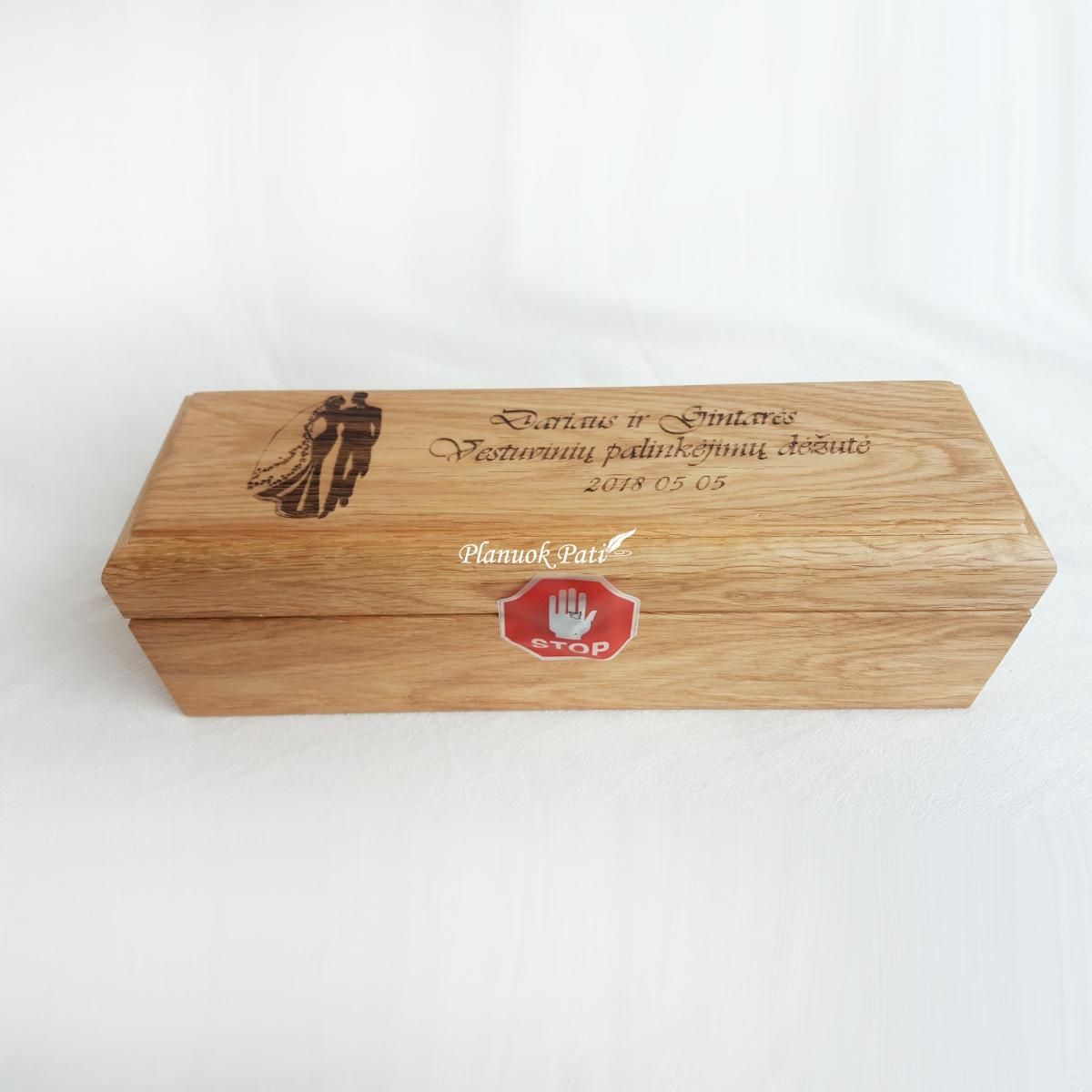Laiko kapsulė - ąžuolinė dėžutė vestuvių svečių palinkėjimams