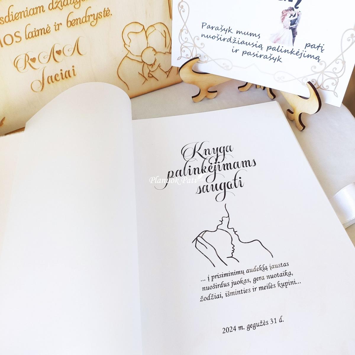 Svečių palinkėjimų albumas Mes trise