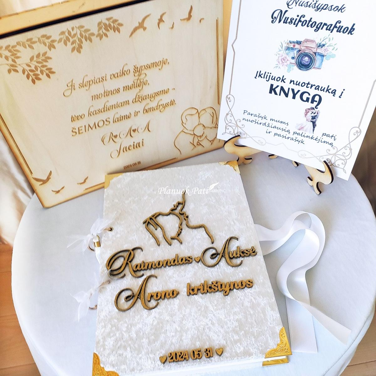 Svečių palinkėjimų albumas Mes trise