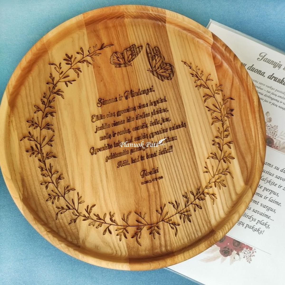 Tekinto medžio padėklas jaunųjų sutikimui