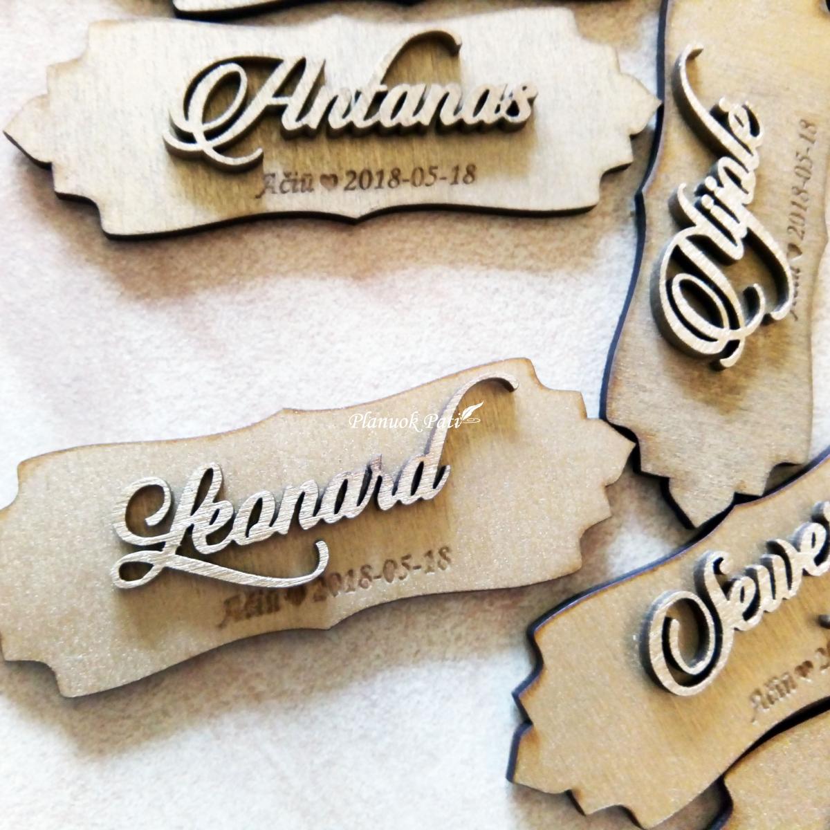 Stalo kortelės-pakabučiai - dovana svečiui