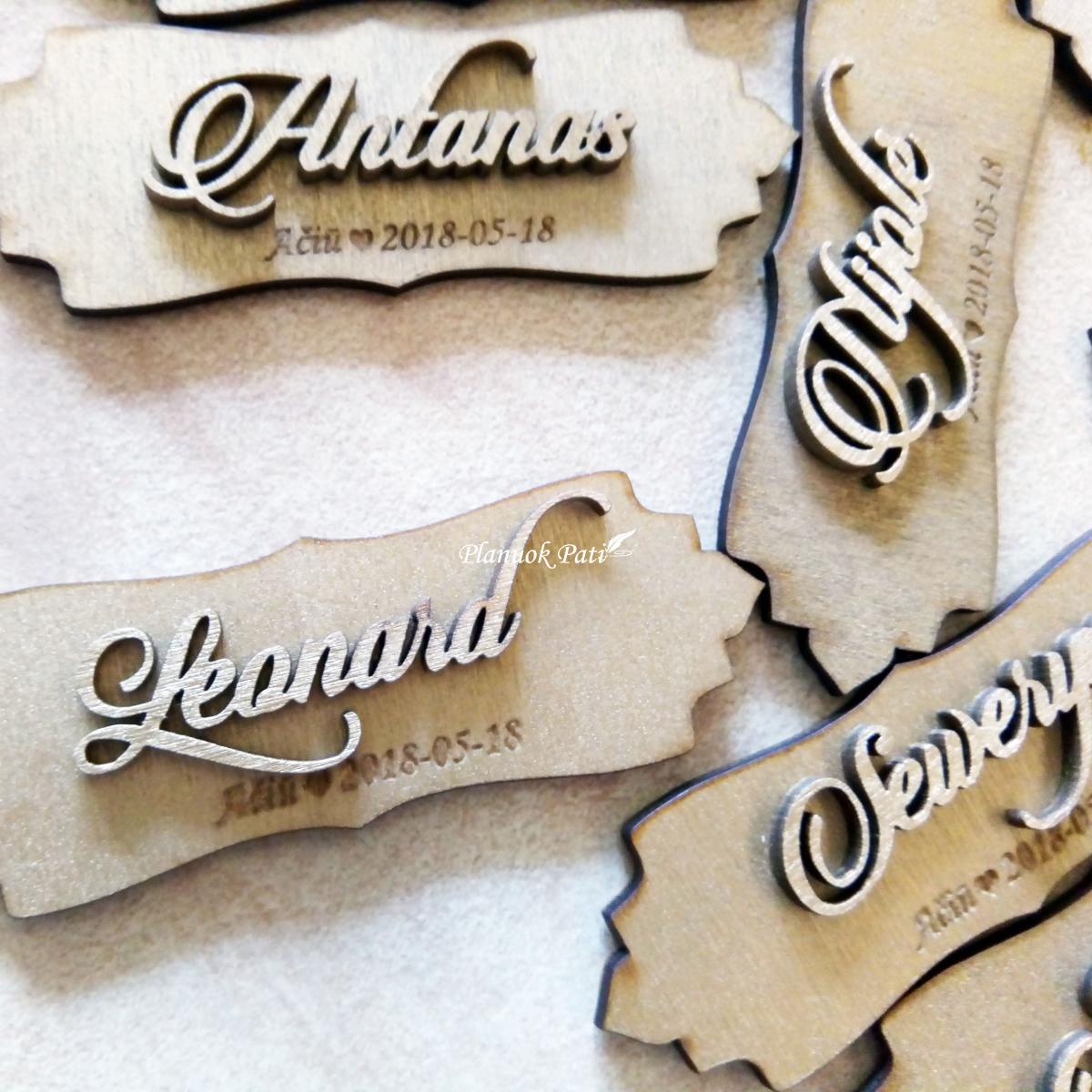 Stalo kortelės-pakabučiai - dovana svečiui