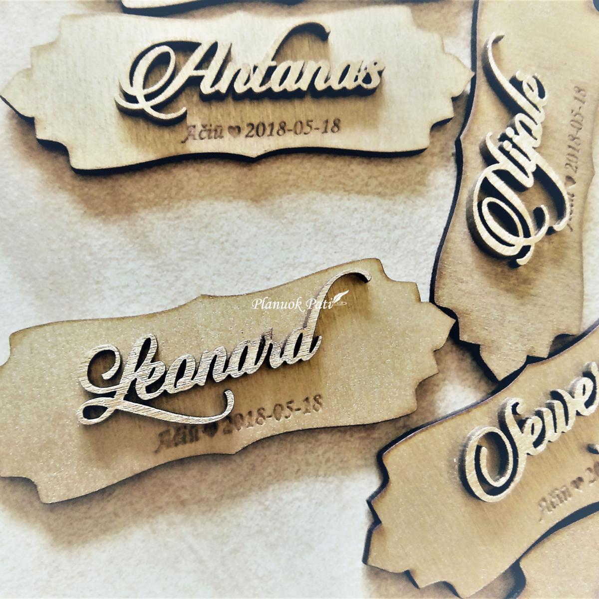 Stalo kortelės-pakabučiai - dovana svečiui