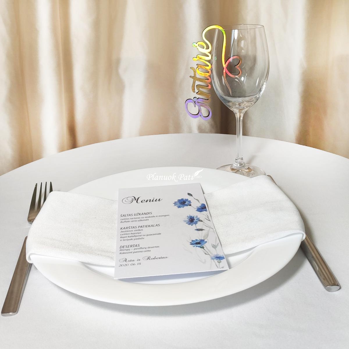 Vardo kortelė taurės pakabukas