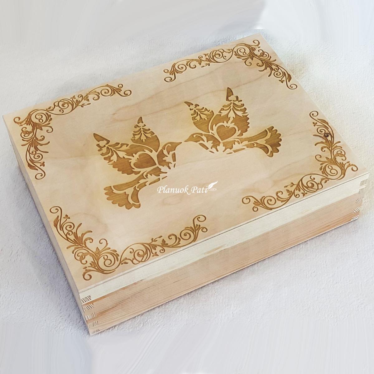 Medinė arbatos dėžutė - dovana tėveliams (12 skyrių)