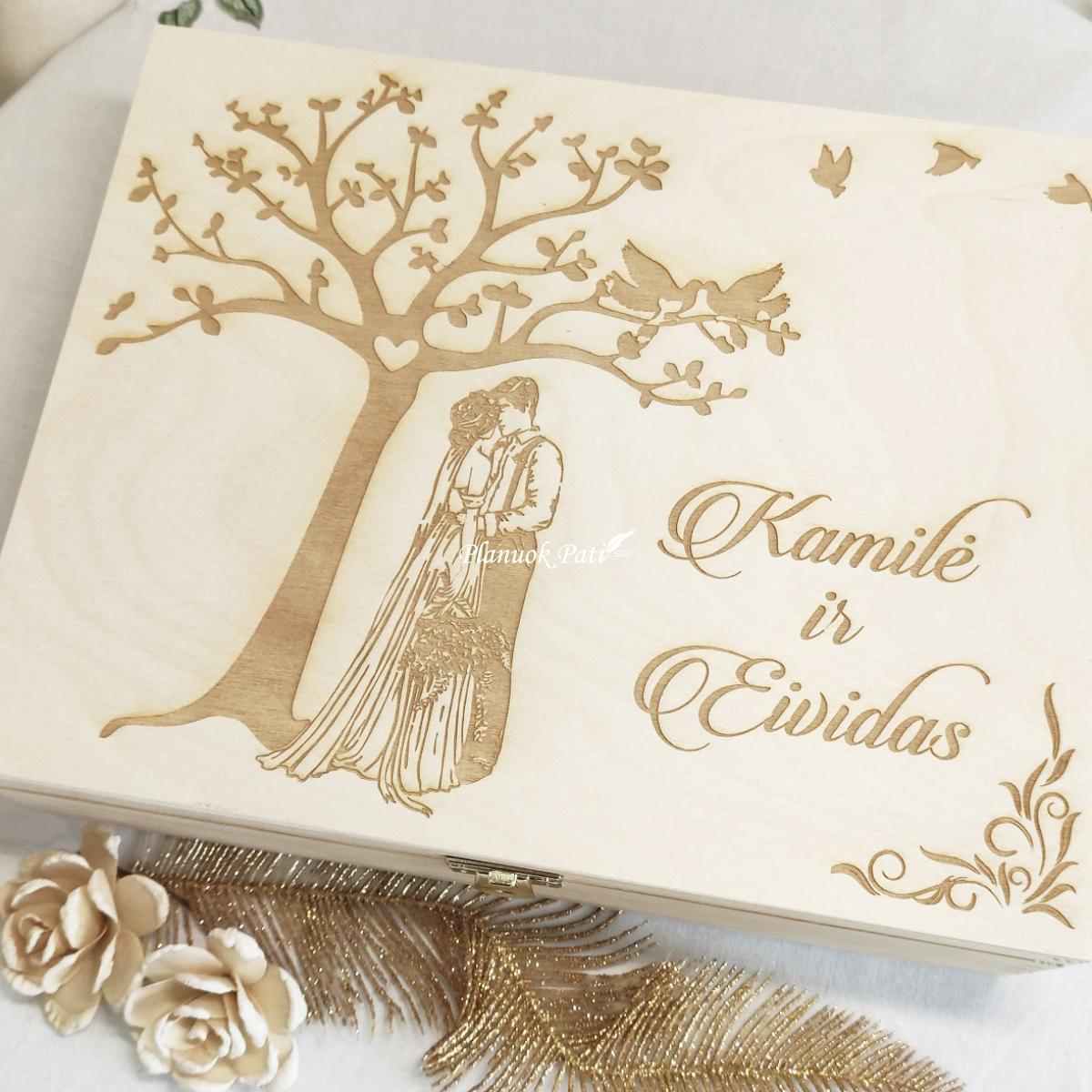 Medinė arbatos dėžutė - dovana tėveliams (12 skyrių)