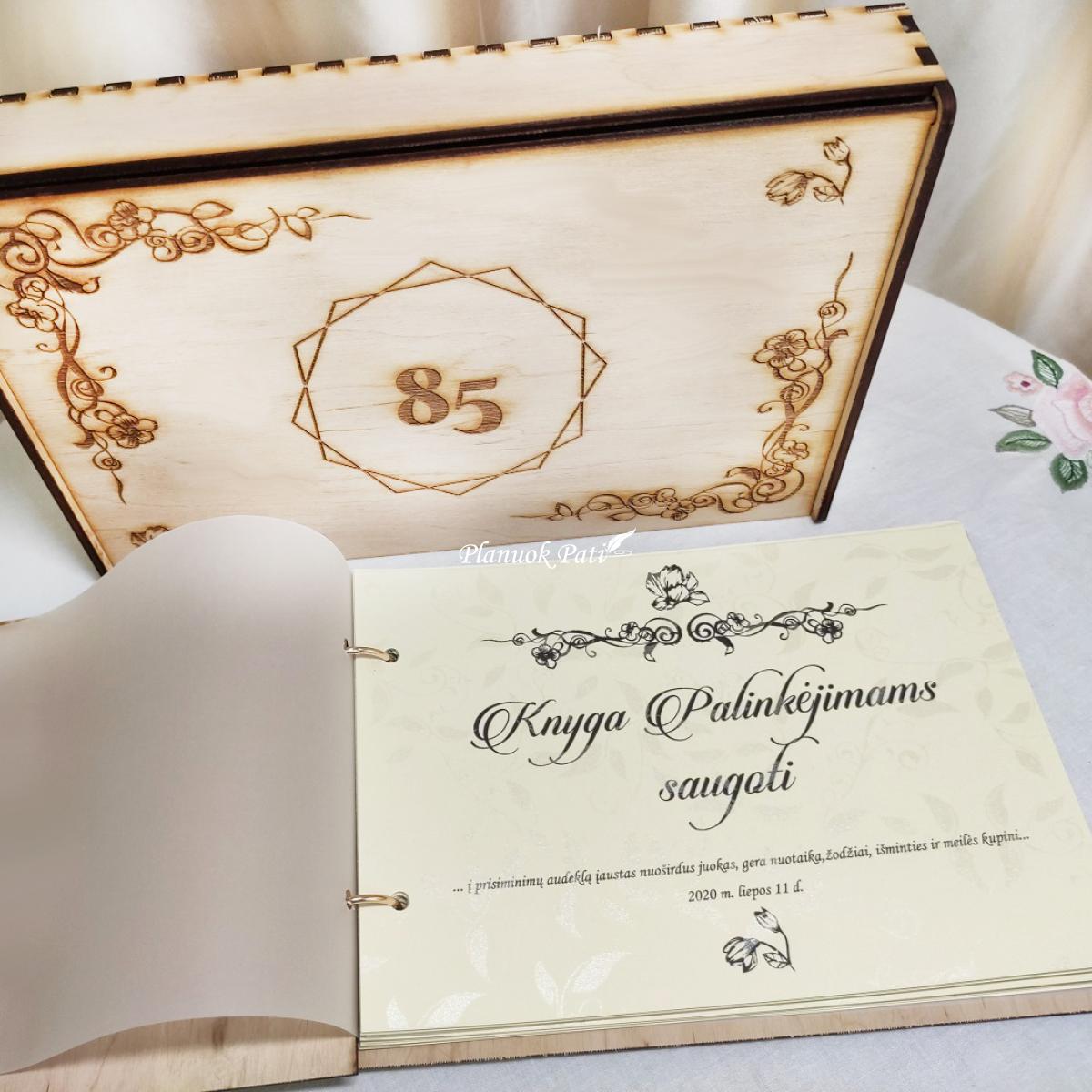 Jubiliejaus knyga dėžutėje (individualus dizainas)