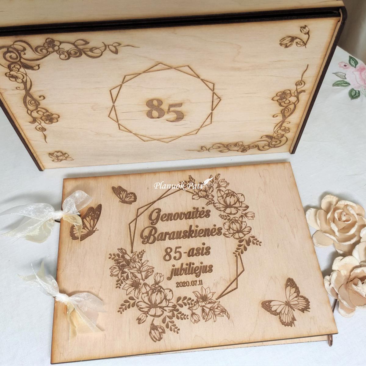 Jubiliejaus knyga dėžutėje (individualus dizainas)