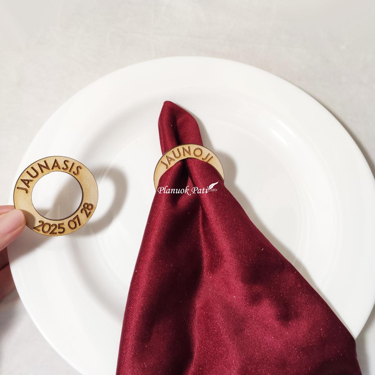 Vardo kortelė - servetėlės žiedas