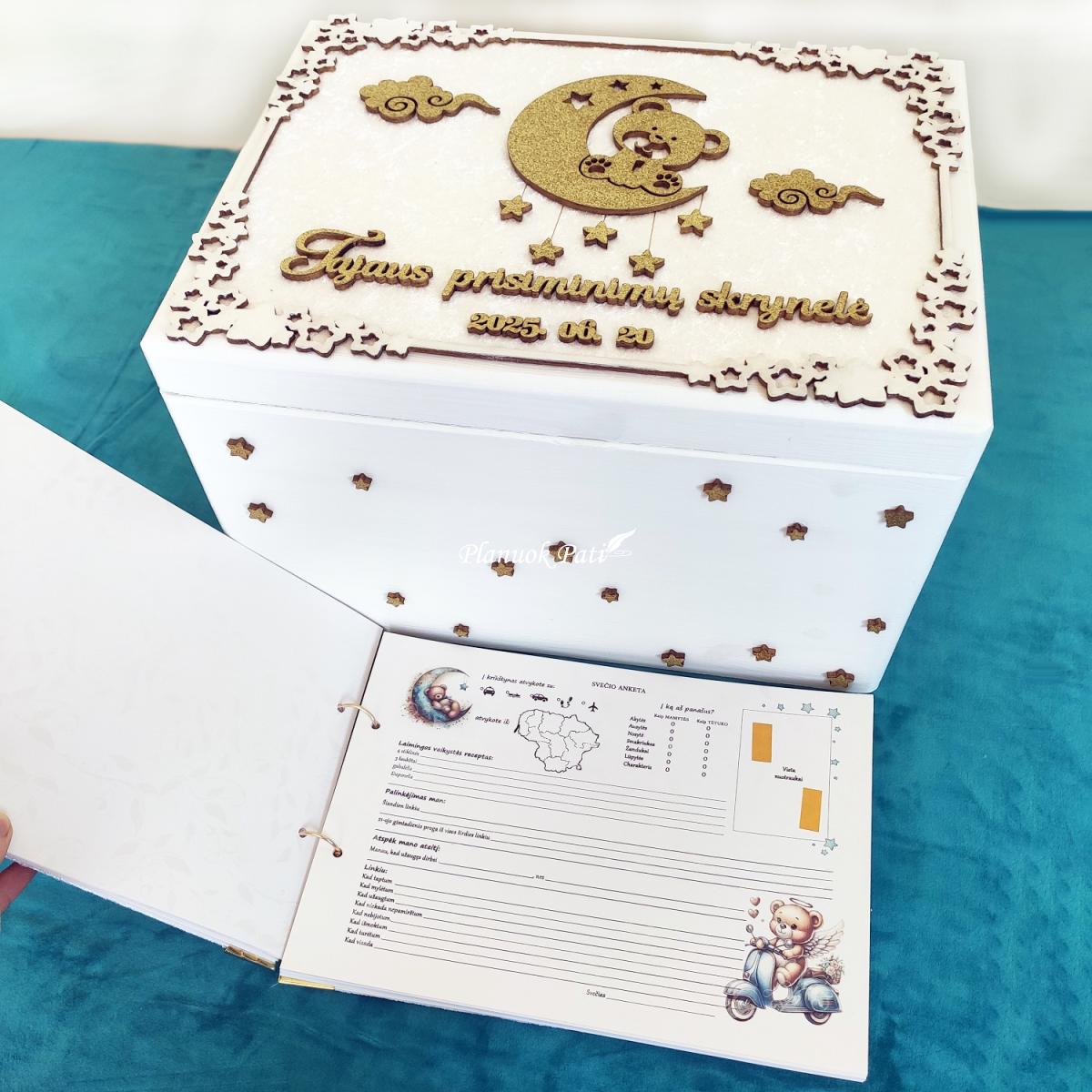 Krikštadėžė ir krikštynų knyga Ant mėnulio krašto