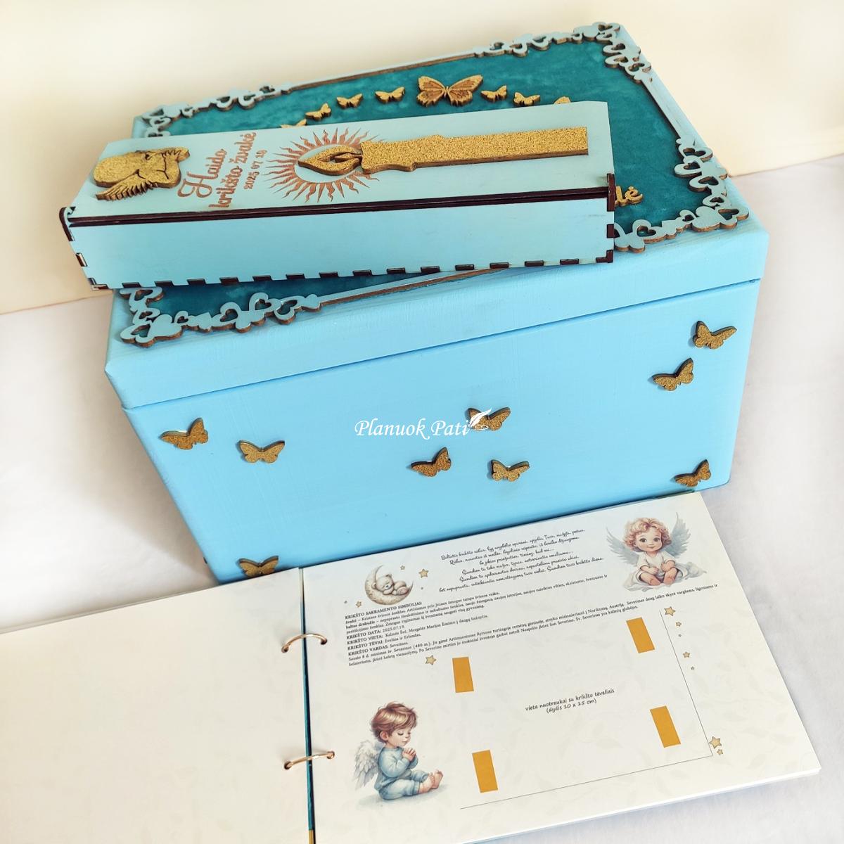 Krikštynų komplektas- krikštadėžė, knyga ir žvakės dėžutė