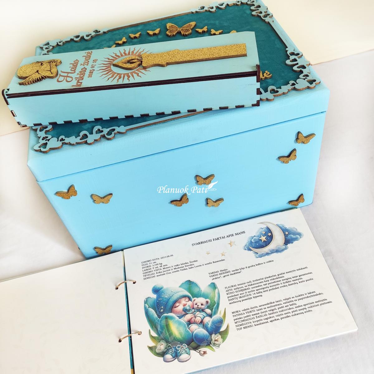 Krikštynų komplektas- krikštadėžė, knyga ir žvakės dėžutė