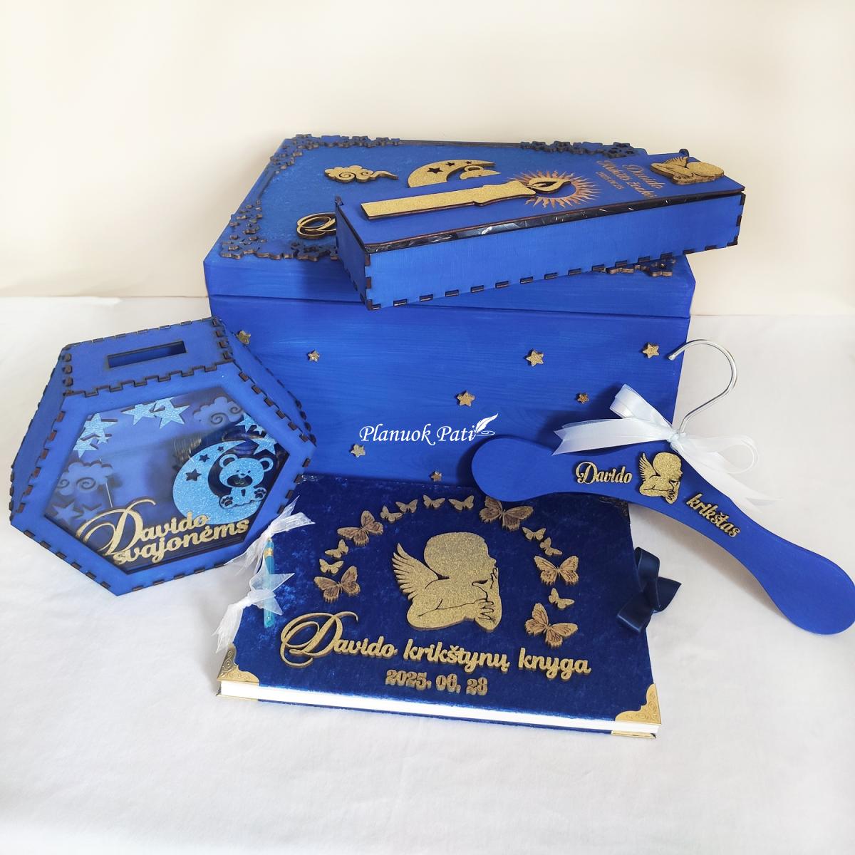Krikštynoms - krikštadėžė, knyga, žvakės dėžutė ir taupyklė